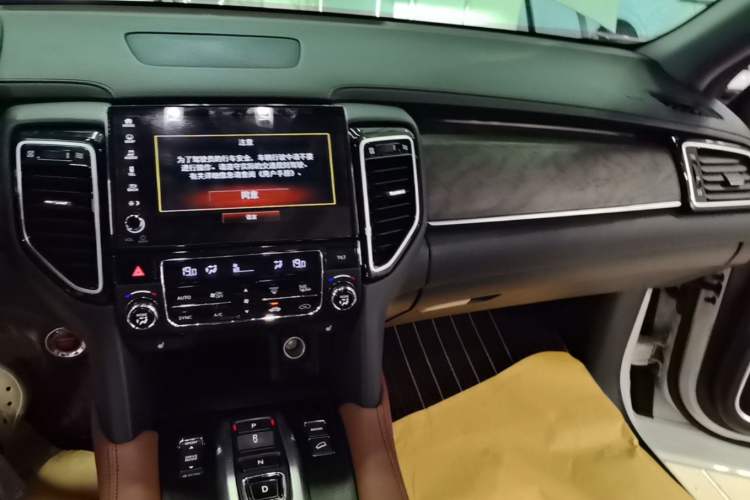 Used Honda UR-V 2020 370TURBO Two-Wheel Drive Luxury Edition Audio And AC Panel