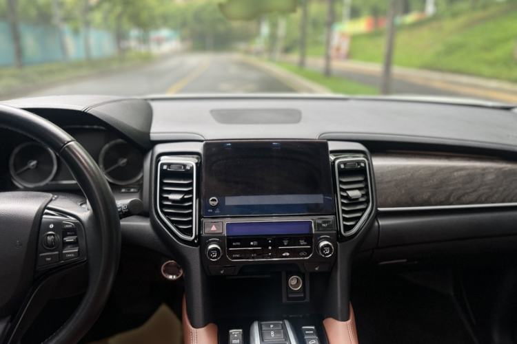 Used Honda UR-V 2020 370TURBO Two-Wheel Drive Luxury Edition Audio And AC Panel