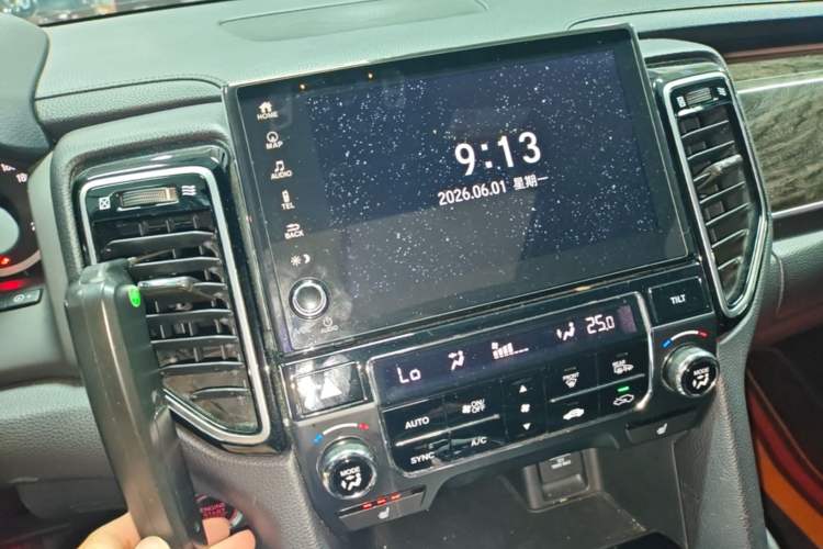 Used Honda UR-V 2020 370TURBO Two-Wheel Drive Luxury Edition Audio And AC Panel