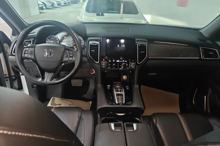 Used Honda UR-V 2020 370TURBO Two-Wheel Drive Luxury Edition Center Console