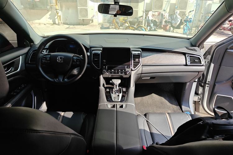 Used Honda UR-V 2020 240TURBO Two-Wheel Drive Zhiyue Version Center Console
