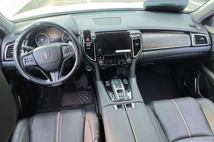 Used Honda UR-V 2020 370TURBO Two-Wheel Drive Luxury Edition Center Console