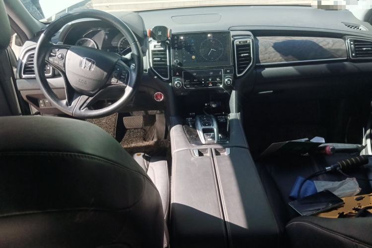 Used Honda UR-V 2020 370TURBO Two-Wheel Drive Luxury Edition Center Console