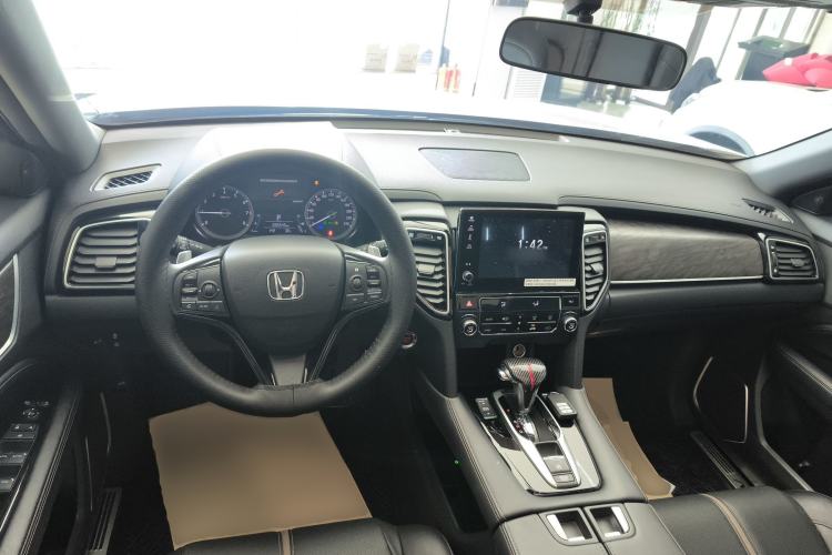 Used Honda UR-V 2020 240TURBO Two-Wheel Drive Zhiyue Version Center Console