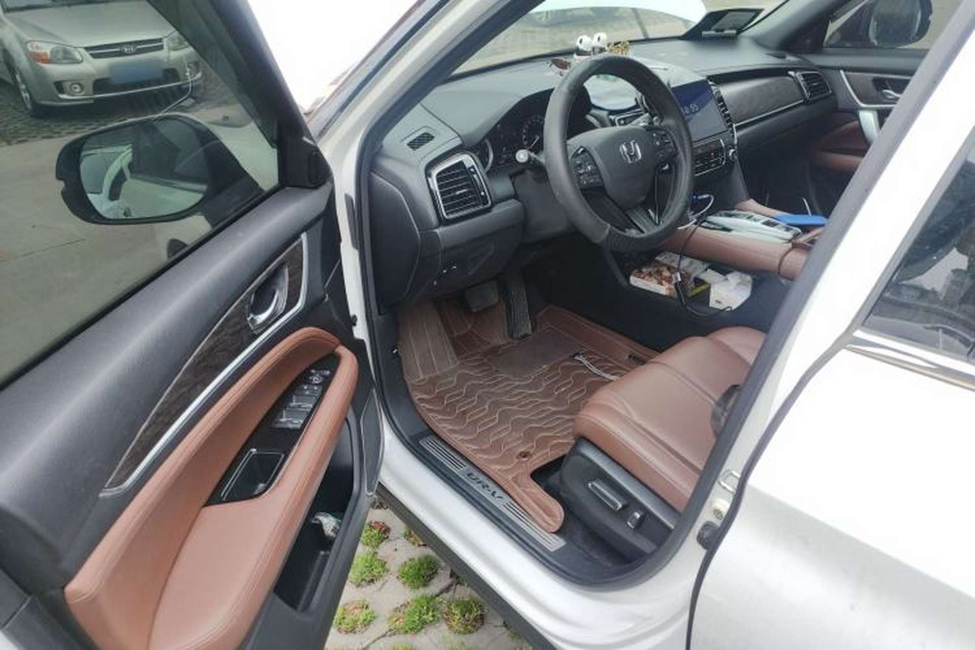 Used Honda UR-V 2020 370TURBO Two-Wheel Drive Luxury Edition Driver Seat