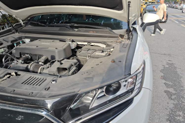 Used Honda UR-V 2020 240TURBO Two-Wheel Drive Zhiyue Version Engine Bay Left