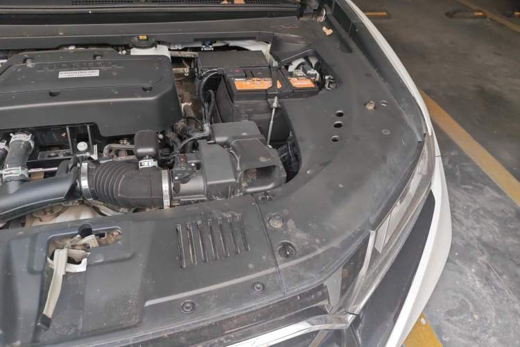 Used Honda UR-V 2020 240TURBO Two-Wheel Drive Zhiyue Version Engine Bay Left