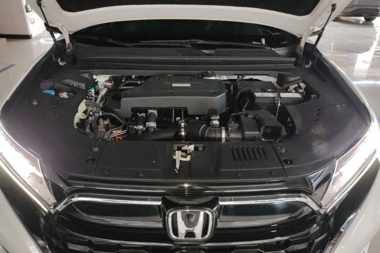 Used Honda UR-V 2020 240TURBO Front-Wheel Drive Elegant Edition Engine Bay