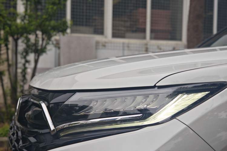 Used Honda UR-V 2020 370TURBO Two-Wheel Drive Luxury Edition Exterior 12