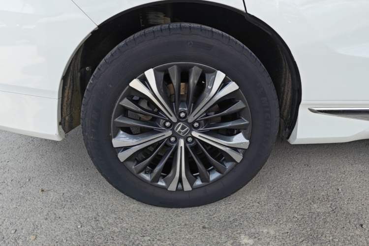 Used Honda UR-V 2020 370TURBO Two-Wheel Drive Luxury Edition Exterior 5