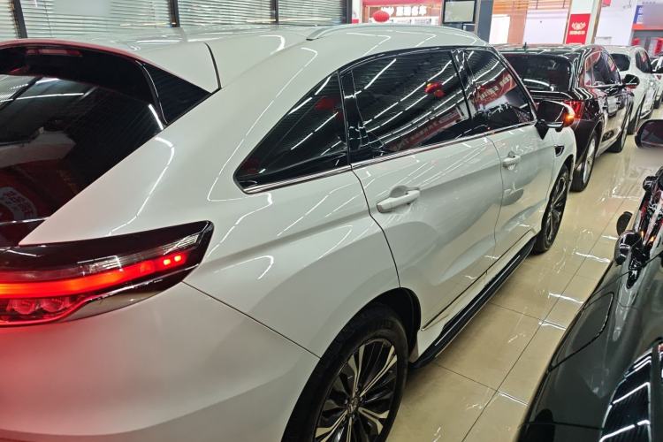 Used Honda UR-V 2020 370TURBO Two-Wheel Drive Luxury Edition Exterior 5