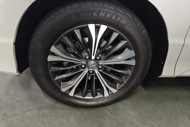 Used Honda UR-V 2020 370TURBO Two-Wheel Drive Luxury Edition Exterior 7