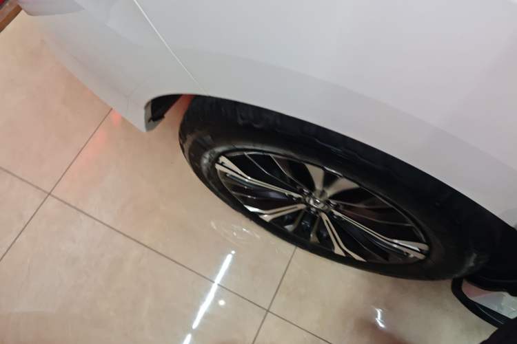 Used Honda UR-V 2020 370TURBO Two-Wheel Drive Luxury Edition Exterior 8