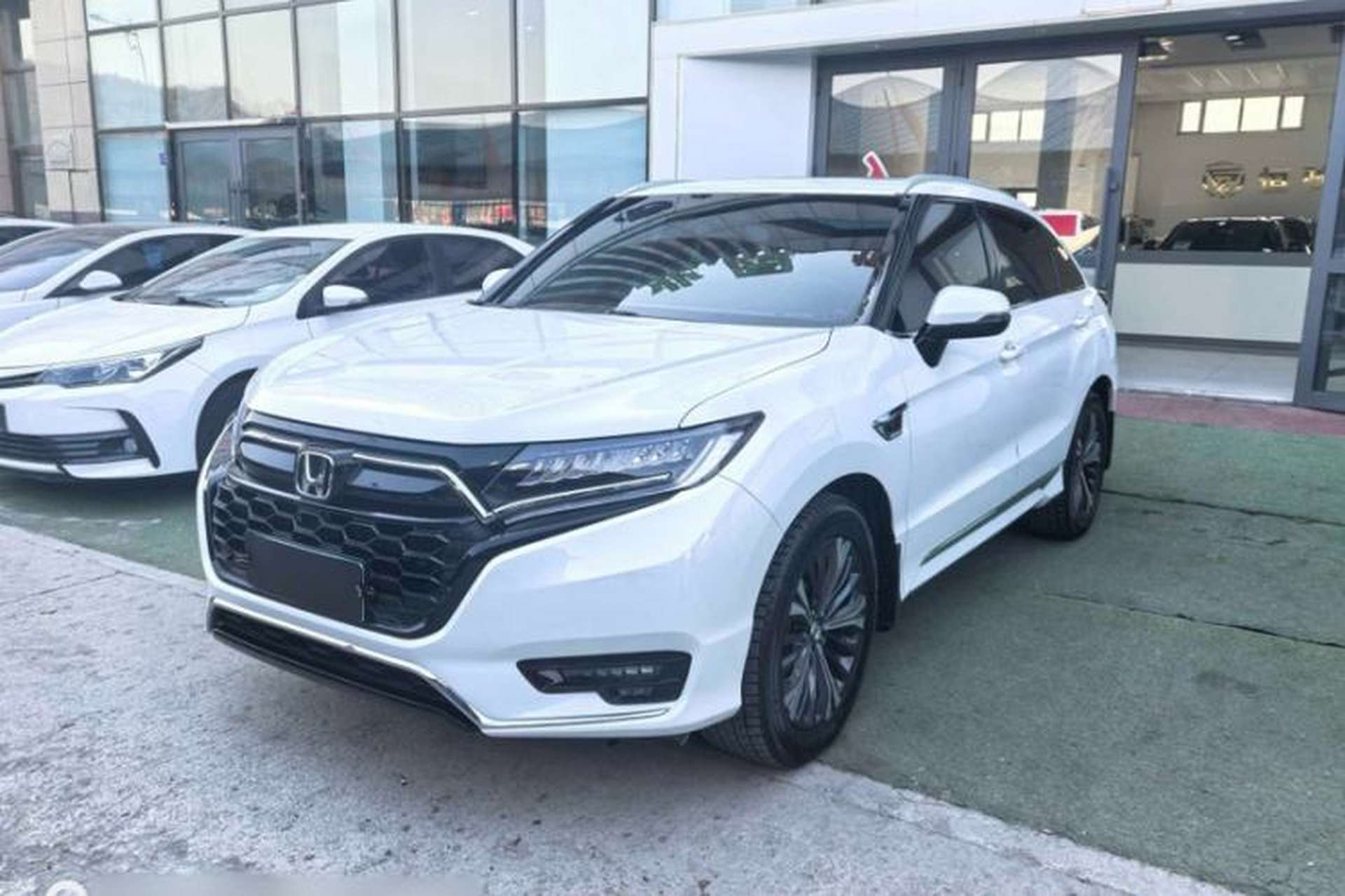 Used Honda UR-V 2020 370TURBO Two-Wheel Drive Luxury Edition Front Left 45 Deg