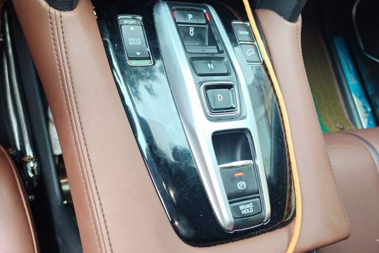 Used Honda UR-V 2020 370TURBO Four-Wheel Drive Prestige Edition Gear Lever