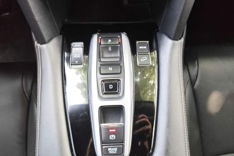Used Honda UR-V 2020 370TURBO Two-Wheel Drive Luxury Edition Gear Lever