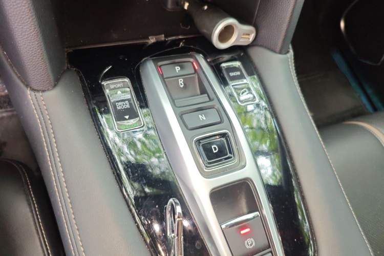 Used Honda UR-V 2020 370TURBO Two-Wheel Drive Luxury Edition Gear Lever