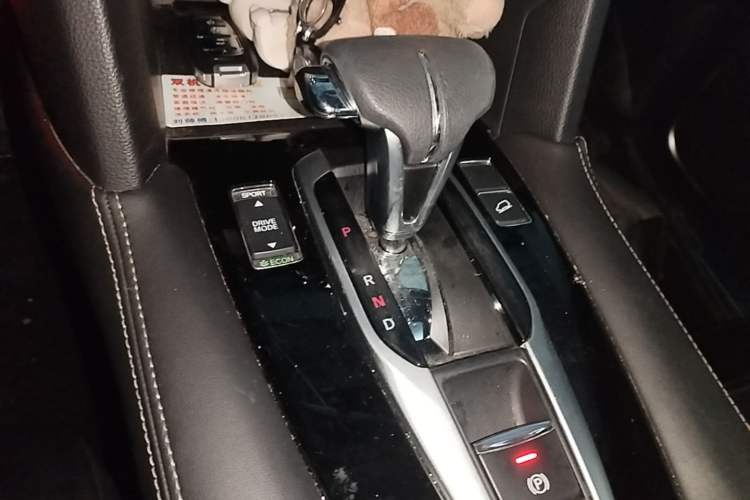 Used Honda UR-V 2020 240TURBO Two-Wheel Drive Zhiyue Version Gear Lever