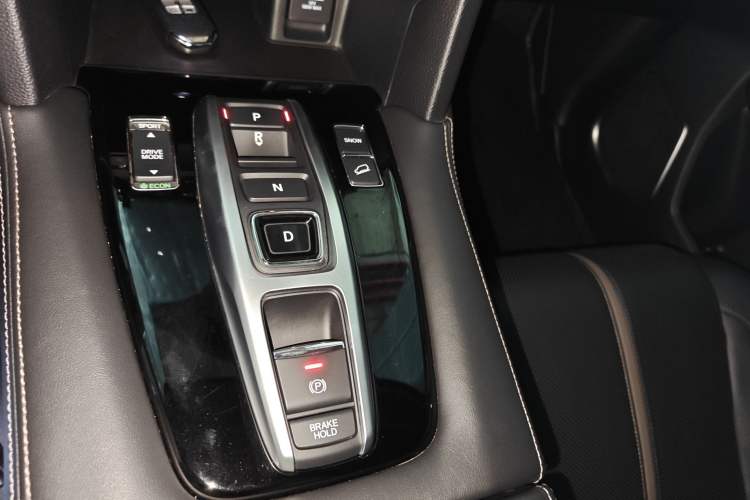 Used Honda UR-V 2020 370TURBO Two-Wheel Drive Luxury Edition Gear Lever