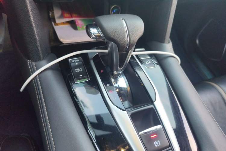 Used Honda UR-V 2020 240TURBO Two-Wheel Drive Zhiyue Version Gear Lever