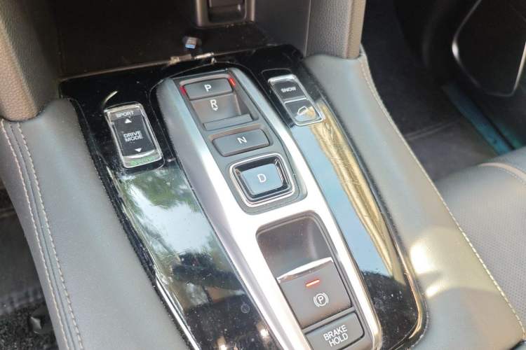 Used Honda UR-V 2020 370TURBO Two-Wheel Drive Luxury Edition Gear Lever