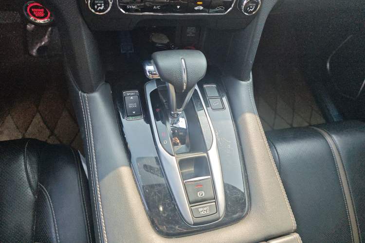 Used Honda UR-V 2020 240TURBO Two-Wheel Drive Zhiyue Version Gear Lever