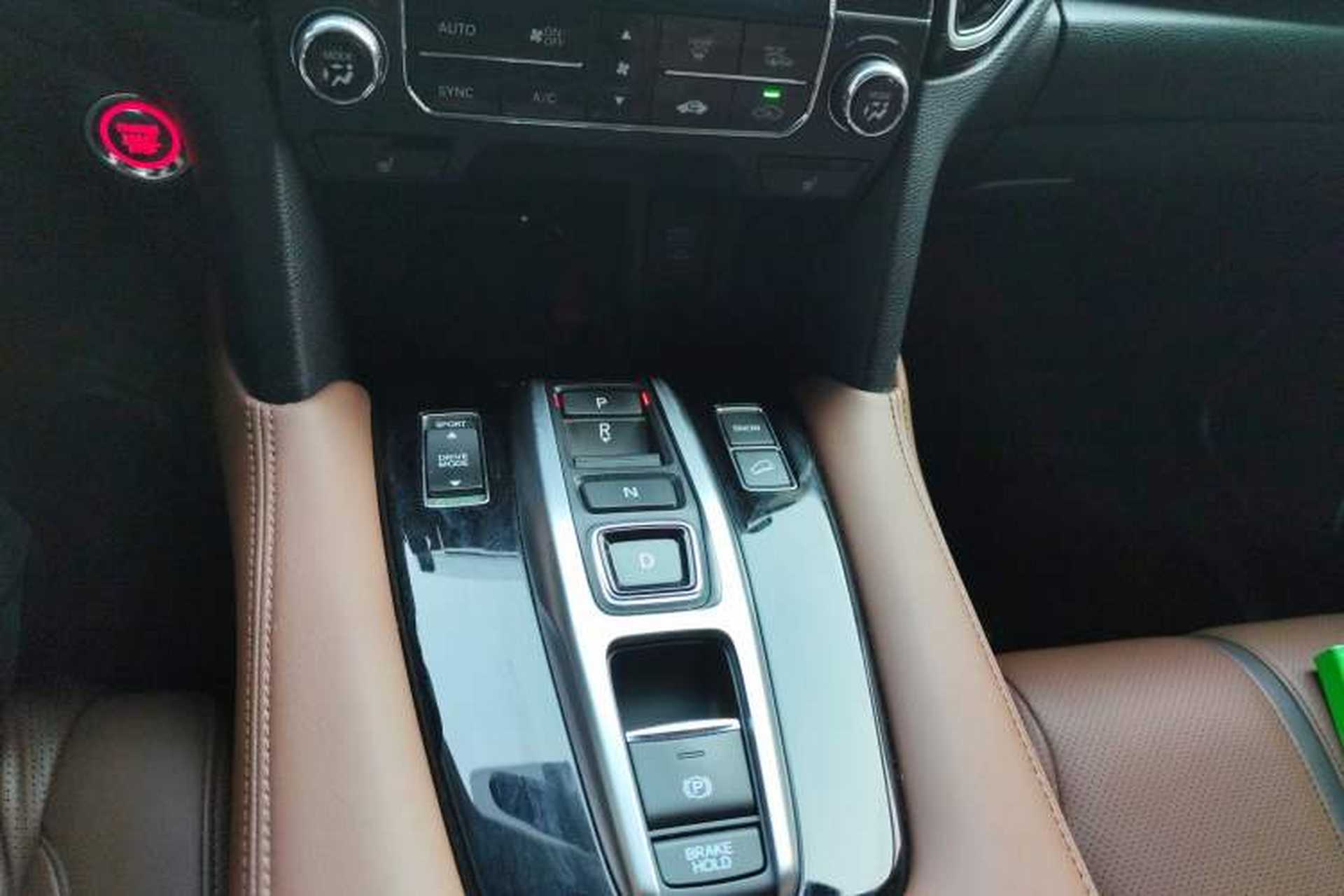 Used Honda UR-V 2020 370TURBO Two-Wheel Drive Luxury Edition Gear Lever