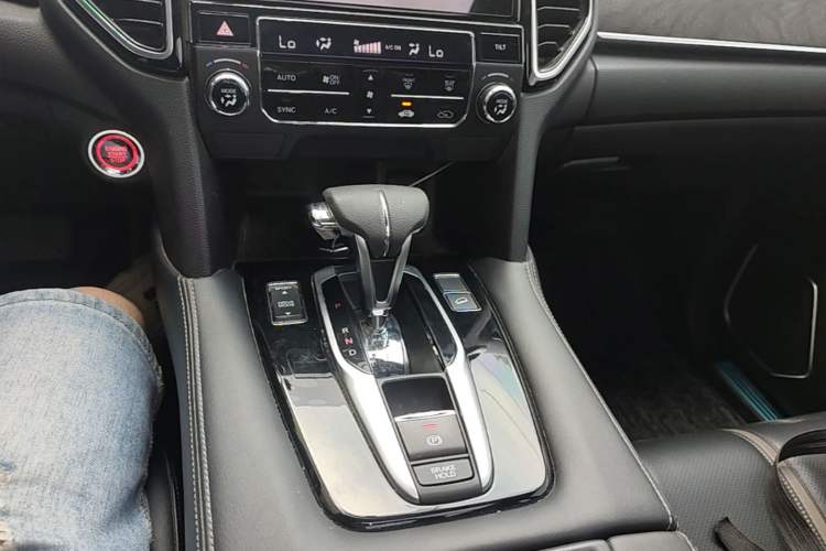 Used Honda UR-V 2020 240TURBO Two-Wheel Drive Zhiyue Version Gear Lever