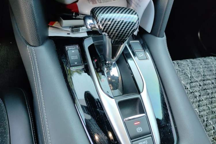Used Honda UR-V 2020 240TURBO Front-Wheel Drive Elegant Edition Gear Lever