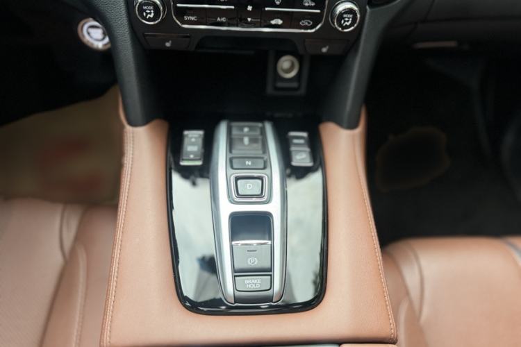 Used Honda UR-V 2020 370TURBO Two-Wheel Drive Luxury Edition Gear Lever