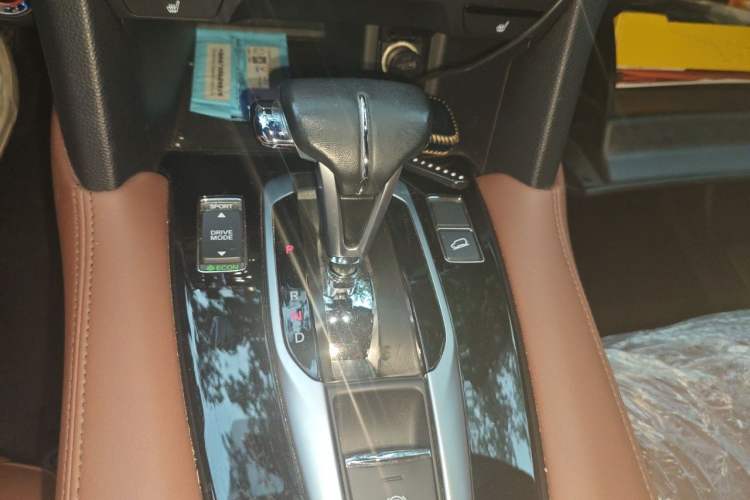 Used Honda UR-V 2020 240TURBO Front-Wheel Drive Elegant Edition Gear Lever