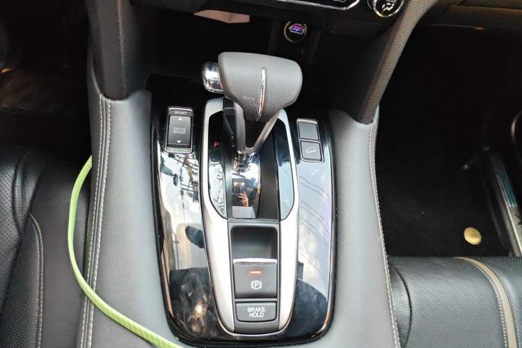 Used Honda UR-V 2020 240TURBO Two-Wheel Drive Zhiyue Version Gear Lever