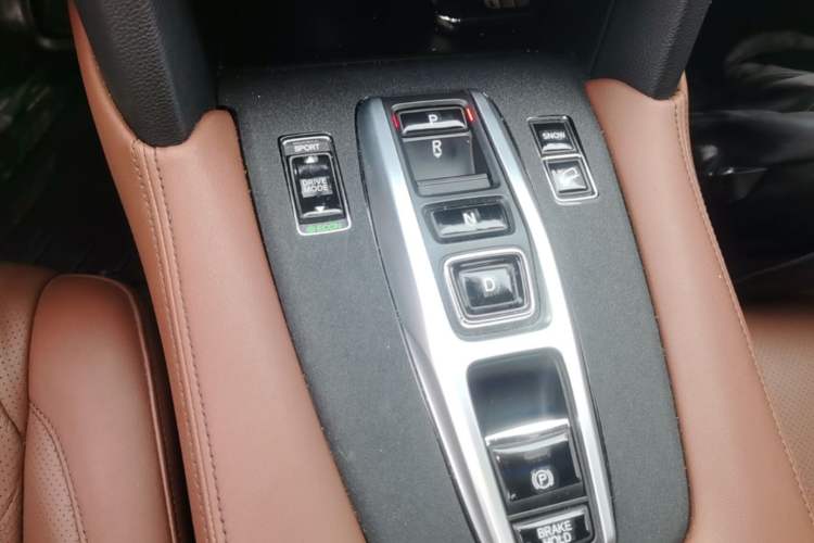 Used Honda UR-V 2020 370TURBO Two-Wheel Drive Luxury Edition Gear Lever