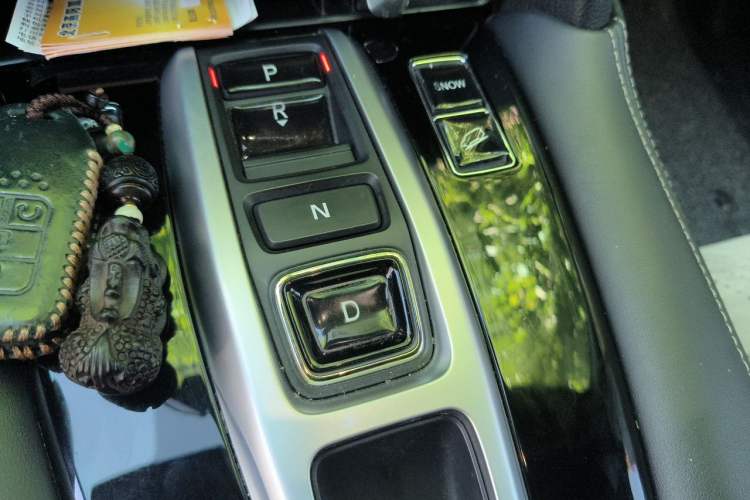 Used Honda UR-V 2020 370TURBO Two-Wheel Drive Luxury Edition Gear Lever