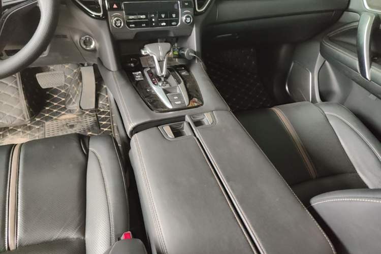 Used Honda UR-V 2020 240TURBO Two-Wheel Drive Zhiyue Version Gear Lever