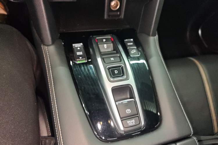 Used Honda UR-V 2020 370TURBO Two-Wheel Drive Luxury Edition Gear Lever