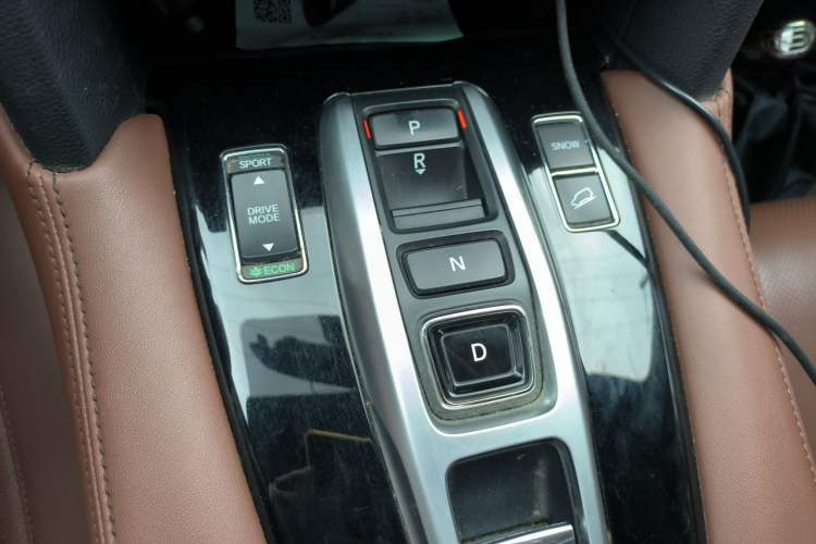 Used Honda UR-V 2020 370TURBO Two-Wheel Drive Luxury Edition Gear Lever