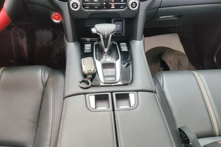 Used Honda UR-V 2020 240TURBO Two-Wheel Drive Zhiyue Version Gear Lever