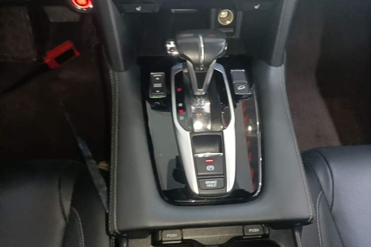 Used Honda UR-V 2020 240TURBO Front-Wheel Drive Elegant Edition Gear Lever