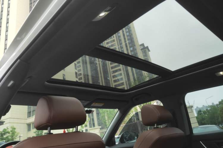 Used Honda UR-V 2020 370TURBO Two-Wheel Drive Luxury Edition Headliner