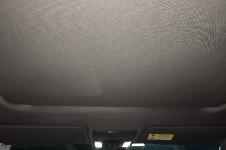 Used Honda UR-V 2020 370TURBO Two-Wheel Drive Luxury Edition Headliner
