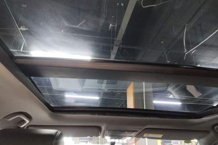 Used Honda UR-V 2020 370TURBO Two-Wheel Drive Luxury Edition Headliner