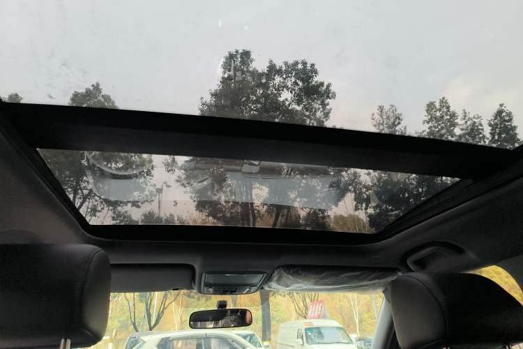 Used Honda UR-V 2020 240TURBO Two-Wheel Drive Zhiyue Version Headliner