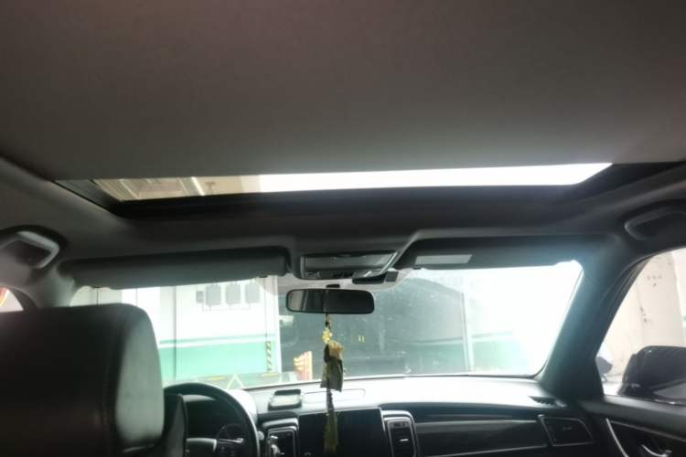 Used Honda UR-V 2020 370TURBO Two-Wheel Drive Luxury Edition Headliner