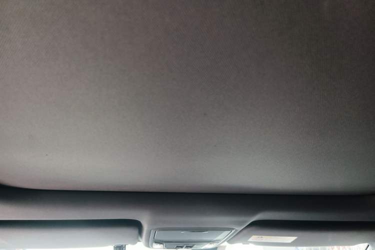 Used Honda UR-V 2020 370TURBO Two-Wheel Drive Luxury Edition Headliner