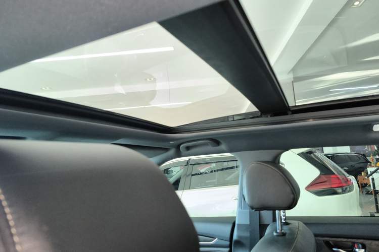 Used Honda UR-V 2020 240TURBO Two-Wheel Drive Zhiyue Version Headliner
