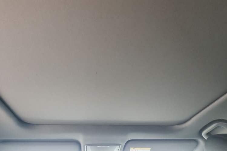 Used Honda UR-V 2020 370TURBO Two-Wheel Drive Luxury Edition Headliner