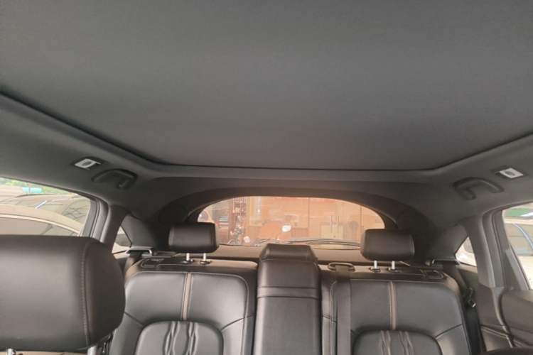 Used Honda UR-V 2020 370TURBO Two-Wheel Drive Luxury Edition Headliner