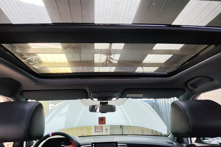 Used Honda UR-V 2020 240TURBO Two-Wheel Drive Zhiyue Version Headliner