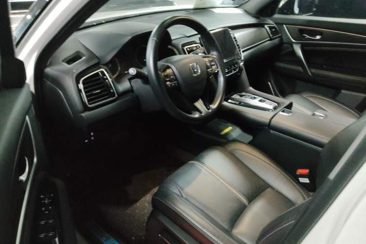 Used Honda UR-V 2020 370TURBO Two-Wheel Drive Luxury Edition Interior 2
